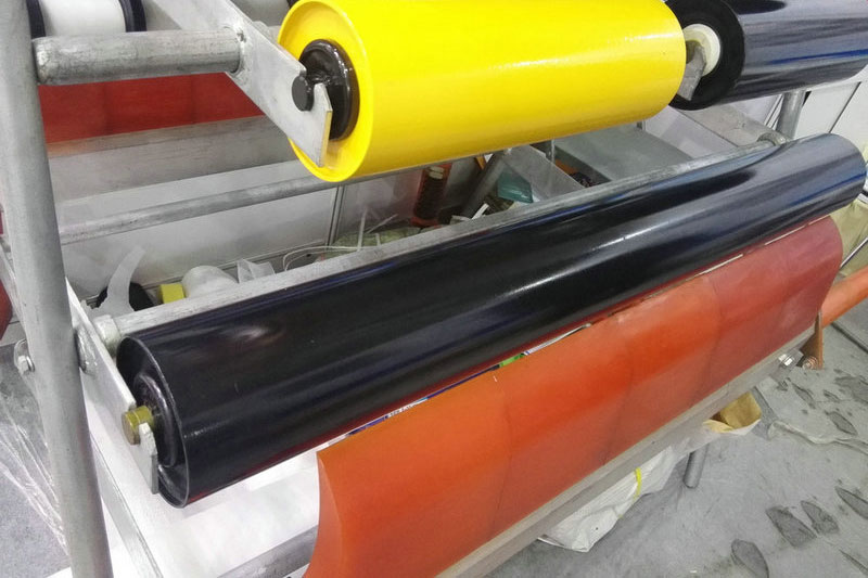 Conveyor return roller