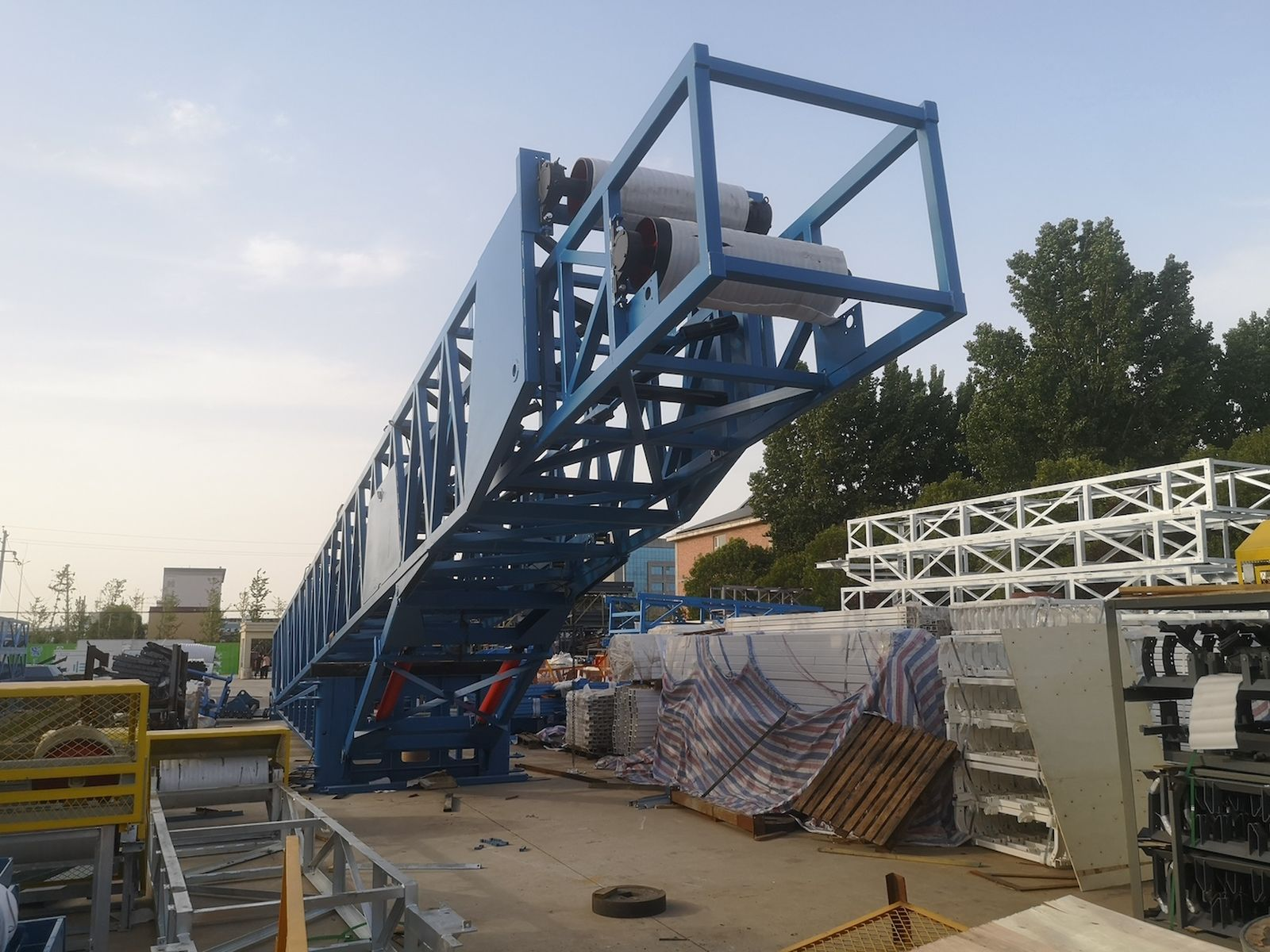 Mobile Radial Telescopic Stacker Mobile radial telescopic stacker (TeleStacker) ready for delivery